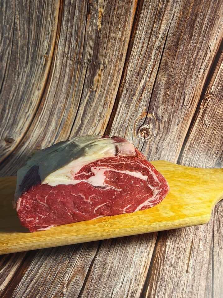 Côte de bœuf parée sur planche à la Boucherie Thibault